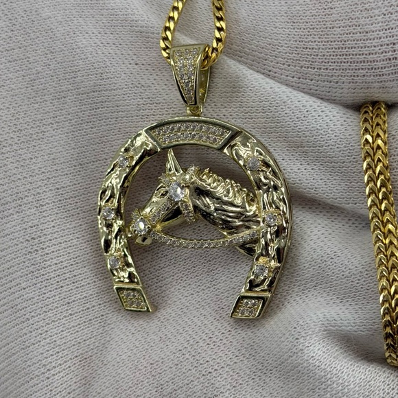 925 Sterling Silver 18K Gold Plated Horse Head Horseshoe Pendant Iced CZ 10g - Picture 4 of 7